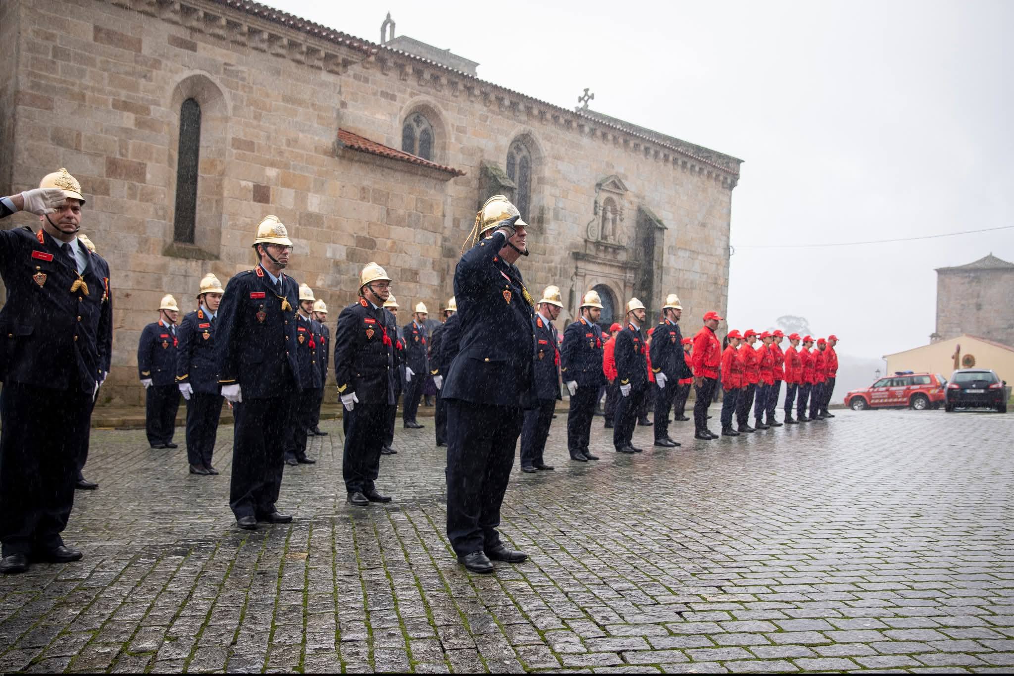 O Partido Socialista de Barcelos Felicita a Associação Humanitária dos Bombeiros Voluntários de Barcelos pelo seu 143.ª aniversário